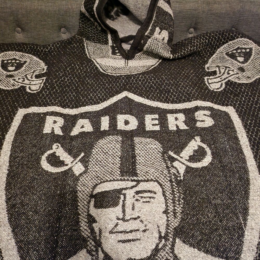 Raiders Poncho - Picture 2 of 8